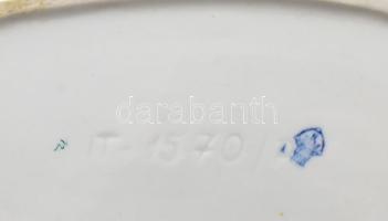 Zsolnay stilizált állatmintás tál. Cca 1956-1959, terv: Fekete János (1929-1999). Jelzett, kis kopás...