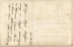 1915 SMS ORJEN Osztrák-magyar Haditengerészet Tátra osztályú romboló tisztjei Tónival a hajó disznój...