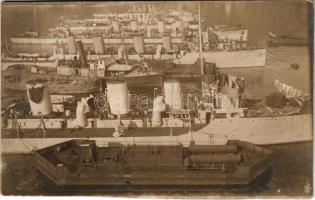 Kotori öböl, Bocche di Cattaro; SMS DUKLA és SMS ORJEN osztrák-magyar haditengerészeti rombolói a kikötőben / K.u.K. Kriegsmarine Zerstörter / Austro-Hungarian Navy destroyers at the port. photo