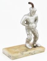 Alumínium focikapus figurával asztali lámpa, márvány talapzaton, vezetékezés nélkül, kopással, 20x9,5x26 cm