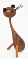 Retro teak fa macska figura, anyagában repedés, m: 16 cm