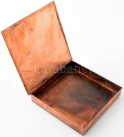 Iparművész réz doboz, női portré díszítéssel, kopással, 13x13 cm