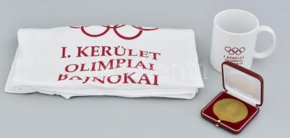 3 darab olimpiai relikvia, Budapest I. kerület ajándéka a kerület olimpiai bajnokainak: póló, bögre, plakett. Jó állapotban.