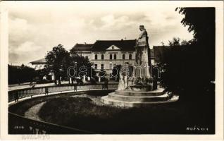 1934 Rozsnyó, Roznava; Andrássy Franciska grófnő szobra / statue