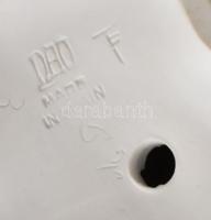 Jelzés nélkül: Szűcs. Festett biszkvit porcelán figura. Kézzel festett, hibátlan 17 cm