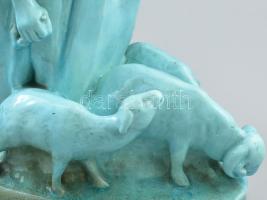 Zsolnay kisplasztika: Nyáját terelő juhász. Formába öntött, alapmázas. Beszédes János László terve, ...