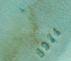 Zsolnay kisplasztika: Nyáját terelő juhász. Formába öntött, alapmázas. Beszédes János László terve, ...