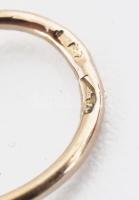 14K arany (Au) fülbevaló pár kis méretű, egy kő hiánnyal, jelzett, br 0,97 g