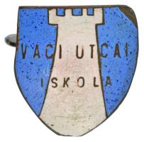 ~1950-1960. Váci utcai iskola zománcozott bronz iskolajelvény (30x28mm) T:XF zománchiba, kissé hajlott lemez