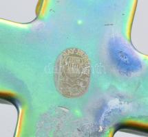 Zsolnay kisplasztika - feszület. Öntött finomfajansz, többszínű eozin mázakkal festve. Jelzett, kis ...