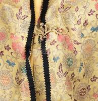 Kínai selyem kabát, sérüléssel