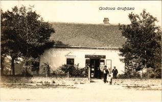 1930 Dunaszentgyörgy, Godova Andor áruháza, üzlet. photo