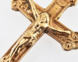 Arany (Au) 14K korpuszos kereszt függő, jelzett, 2,9×1,1 cm, bruttó: 1,8 g