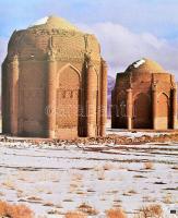 Roloff Beny - Seyyed Hossein Nasr: Persia. Bridge of Turquoise. London, 1975, Thames and Hudson. Egé...