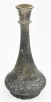 Egyiptom, XX. sz. eleje, Fém váza, patinás, közepes állapotban, alja javított, m: 23,5 cm