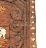 India, XX. sz. második fele, Kis asztal. Elefánt figurális lábakkal, csont berakásos jelenetekkel, f...