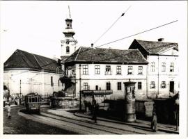 1931 Budapest I. Tabán, Szarvas tér, 51-es villamos, hirdetőoszlop, Modiano kioszk telefonnal. photo