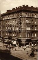 Budapest VI. Hotel & Garage Britannia szálloda, teherautó, Szemere Pál és Rosenberg üzlete. Teréz körút 39.