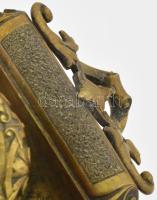 Szecessziós bronz gyufagyújtó. Vastag öntött bronz, patinával, kopással, szecessziós mintákkal díszí...