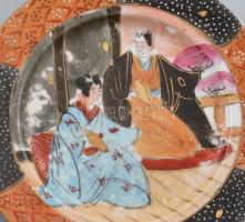 Japán, XX. sz. első fele, 9 darab kézzel festett jelenetes tányér. Jelzett, sérüléssel, d: 18,5 cm