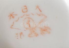 Japán porcelán 4 csésze alátéttel. Jelzett, kopással, d: 9,5 cm