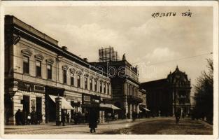 Nyíregyháza, Kossuth tér, Balogh János, Borbély Sámuel, Feuer Miksa, Papp László, Weisz Jakab üzlete, Arany Korona illatszertár. Fábián Pál kiadása (ragasztónyom / glue marks)