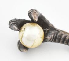 3 db ezüst (Ag) bross: gyöngyös, drágaköves. össz br 6,4 g