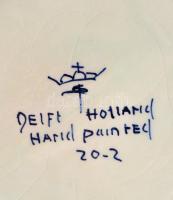 Delft kézzel festett porcelán váza, jelzés nélkül, mázrepedéssel, m: 23 cm
