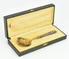 Antik ezüstözött nyelű cukorszóró kanál, gazdagon díszített, díszdobozban 18 cm