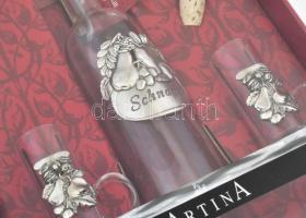 Artina schnaps kínáló szett: italos üveg kiöntő résszel és 4 pohárral, díszdobozában