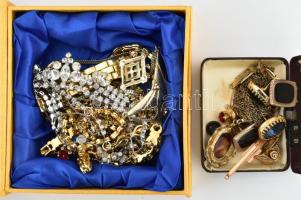 cca 50 darabos vegyes bizsu tétel, közte érdekes, jó darabokkal