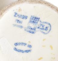 Zsolnay aranyhal mintás kancsó. cca 1885, magastüzű mázakkal festett finomfajansz, aranykontúrozott ...