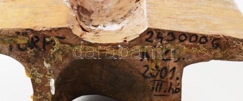 Katona Zsuzsa (1951-): Törpe. 2001, faragott fa. Jelzett, m: 36 cm

///

Munkácsy-díjas szobrász...