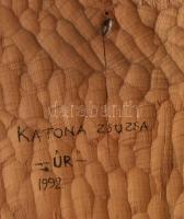 Katona Zsuzsa (1951-): Űr. 1992, faragott fa. Jelzett, m: 51 cm

///

Munkácsy-díjas szobrászműv...