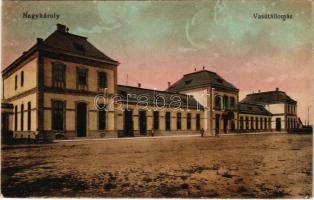 1916 Nagykároly, Carei; vasútállomás. Vasúti levelezőlapárusítás 9369. / railway station (EB)