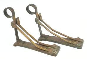 Szecessziós bronz karnistartó pár, korának megfelelő állapotban, 20x14 cm