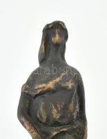 Borsos Miklós (1906-1990): Gyümölcsszedő nő. Öntött bronz, jelzés nélkül, kopással, m: 17 cm