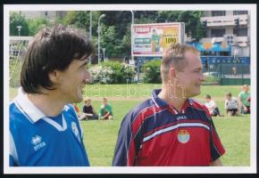 2016 Bp., 10. Machos Ferenc Labdarúgó Utánpótlás Emléktorna emléklapja, rajta résztvevők aláírásaiva...