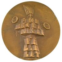 Gáti Gábor (1937-) 1982. Finommechanikai Vállalat egyoldalas bronz emlékplakett (107mm) T:AU a hátoldalán ráragasztott papírcetli