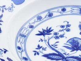 4+4 Hagyma mintás Triptis porcelán leveses és mély tányér. Matricás, jelzett, hibátlan