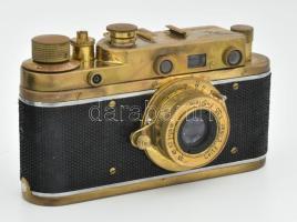 Leica Luftwaffe fényképezőgép Zorkij replika. Jó állapotban, de a zár szorul bőr tokkal