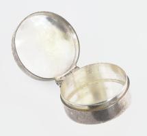 Ezüst (Ag) gyógyszeres dobozka sasos 2 cm jelzett 9,58 g