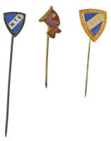 ~1950. "VL (Vörös Lobogó)" zománcozott bronz jelvény + DN "MTK" zománcozott bronz jelvény + DN "MTK" aranyozott, zománcozott bronz jelvény T:AU