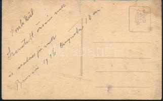 1936 Brassó, erdőőr tiszt kedvesével, fotólap, a hátoldalon feliratozva, kissé foltos, 13,5x8,5 cm