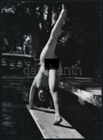 cca 1978 ,,Cigánykerék a trambulinon", szolidan erotikus felvétel, 1 db modern nagyítás, 21x15 cm