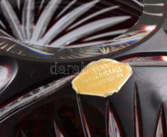 Bíbor ólomkristály váza, gazdag korongozott díszítéssel, címkével jelezve, kis kopással, m: 15 cm