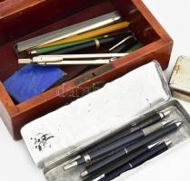 Írószer tétel, tollak, hegyek, stb. dobozban