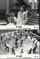 cca 1983 ,,A bál" című zenés olasz film jelenetei és szereplői, 2 db vintage produkciós filmfotó (vitrinfotó, lobbyfotó) ezüst zselatinos fotópapíron, a használatból eredő (esetleges) kisebb hibákkal, 18x24 cm