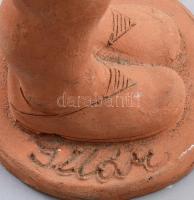 Lóránt Zsuzsa (1946-2022): Klári. Terrakotta szobor. Feliratozott. Hibátlan, m: 21 cm