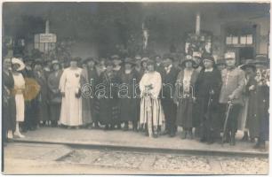 Gyulafehérvár, Alba Iulia; Gara, Intampinarea Familie Regale / vasútállomás, a királyi család üdvözlése / welcoming the royal family at the railway station. photo